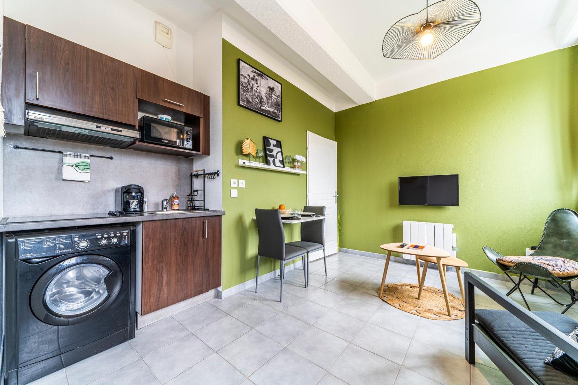 Appartement Cosy Lille I - - Hypercentre - Parking Securise - Wifi - Netflix - Cuisine Tourcoing
